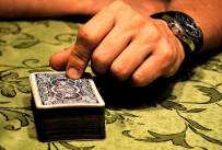 根据自己玩的游戏以及玩游戏的方式来设计自己的技巧